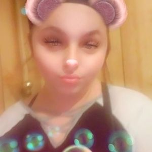 Meet your Posher, Mickela